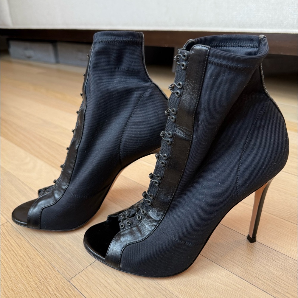 Gianvito Rossi open toe booties